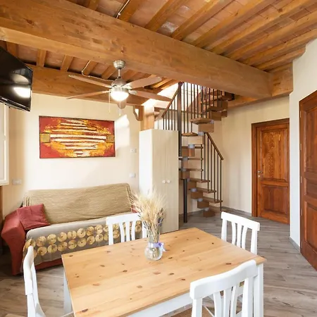 Farm stay La Valle Della Lavanda - Podere Mezzastrada *